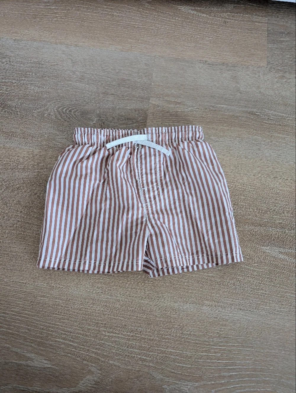 ✨4 for 12 H&M Boys Striped Swim Trunks 18M–2T - Picture 5 of 5